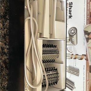 Shark flexstyle blowout hair tool